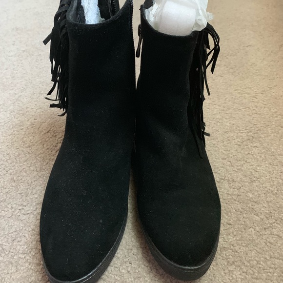 Shoes - Picture 3 of 3